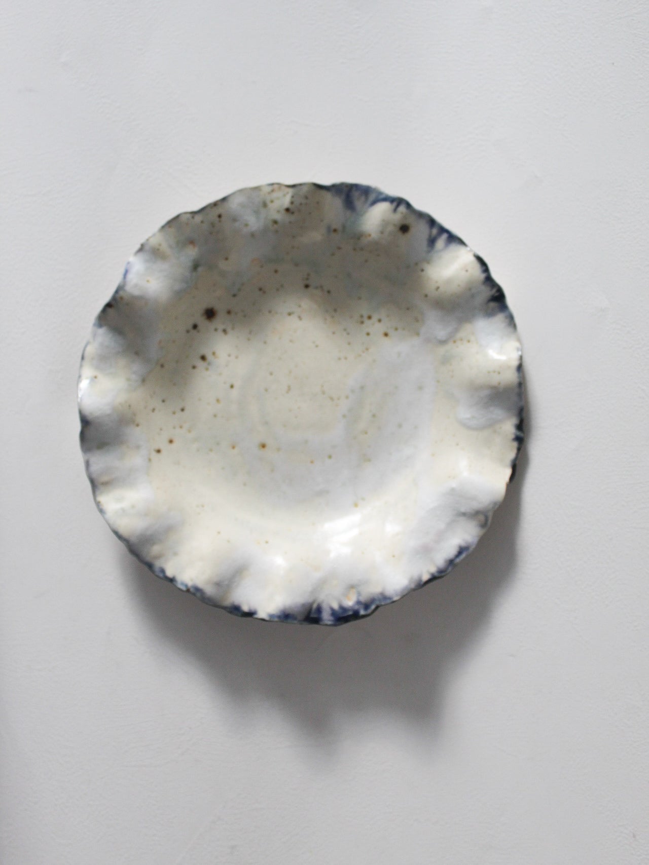 CORAL PLATE WITH BLUE RIM