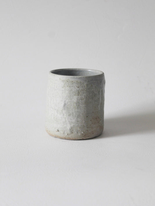 TEXTURED MUG IN GRAY