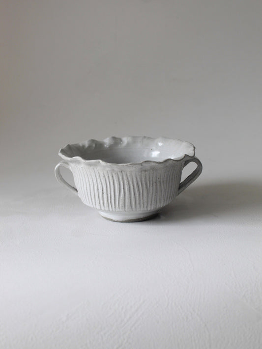 WHITE RUFFLE ANGULAR BOWL