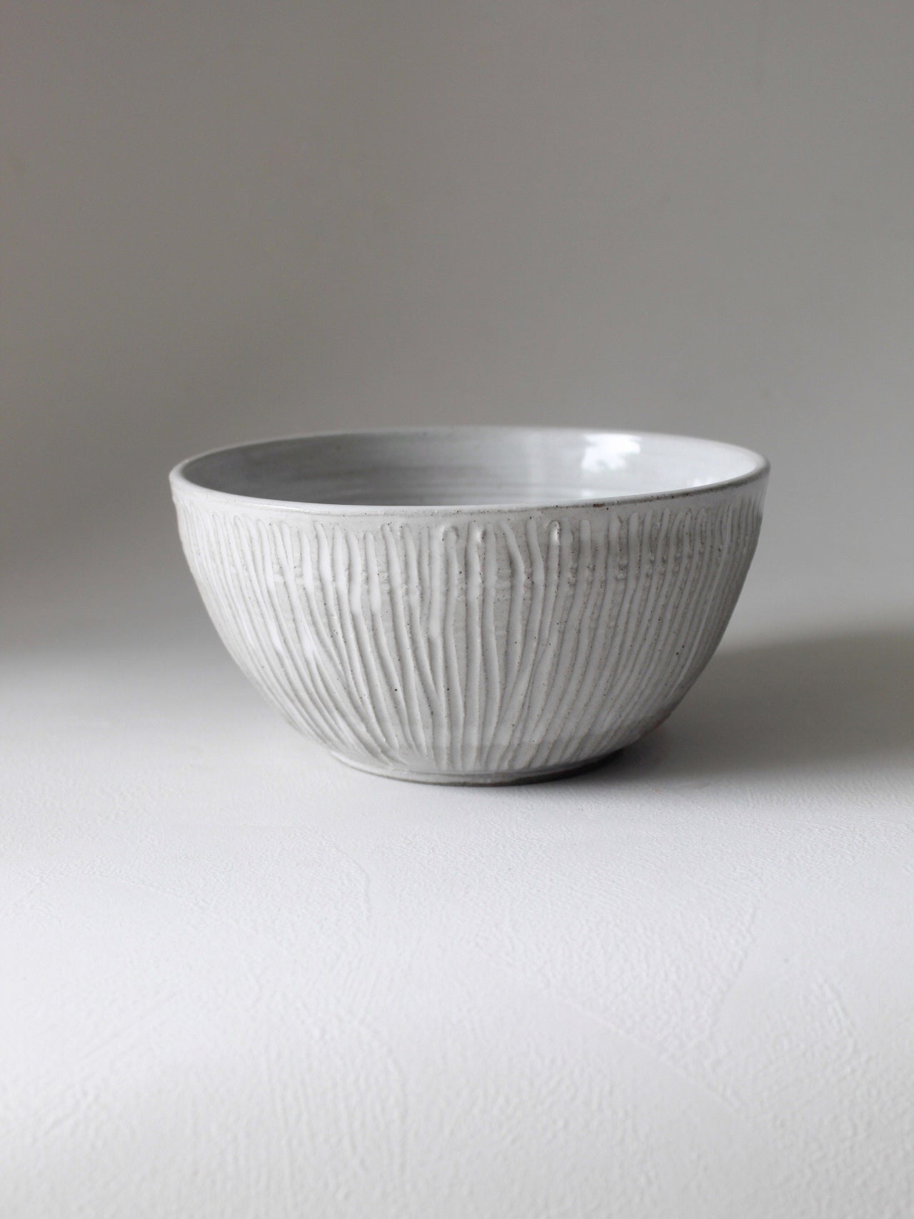 WHITE DISH/FRUIT BOWL - 15cm