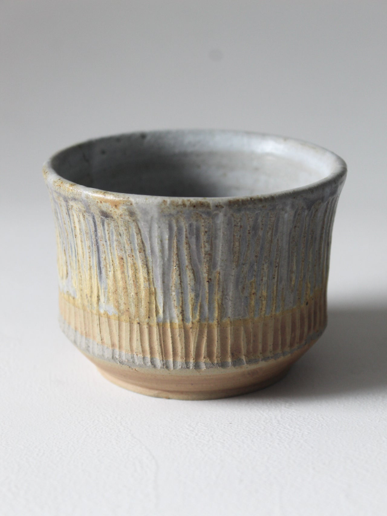 RUSTIC ANGULAR CUP SAHARA (CARVED)