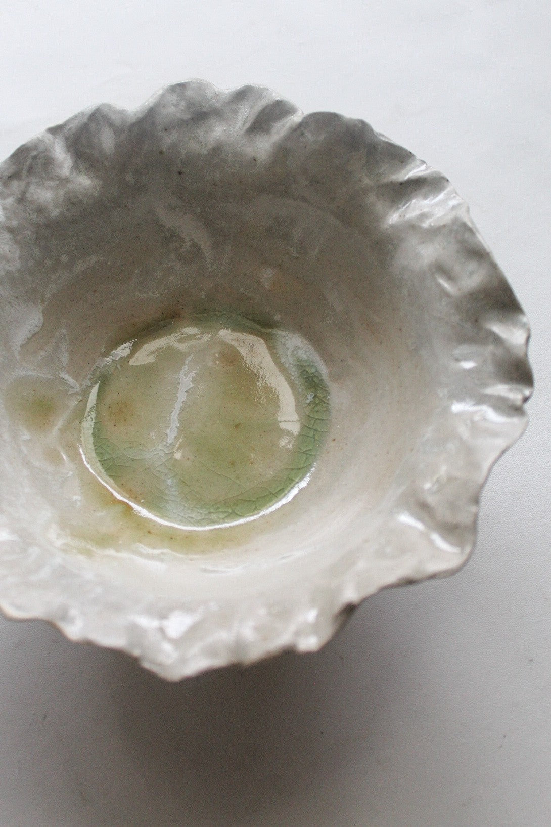 CORAL BOWL WITH FOOT - GREEN ALGAE