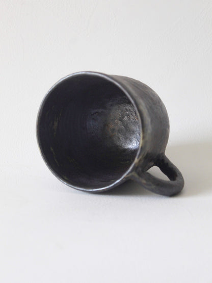 DARK CURVY RUSTIC MUG WITH HANDLE (TEXTURED)