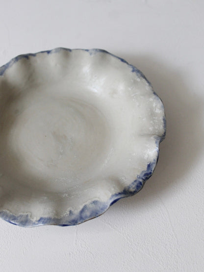 CORAL PLATE WITH BLUE RIM