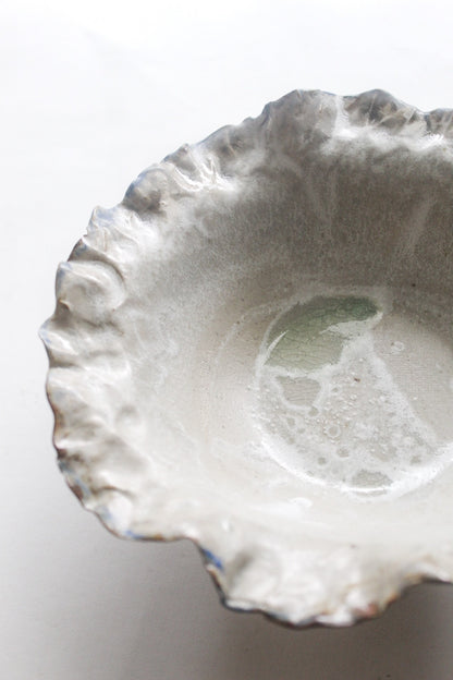 CORAL BOWL WITH FOOT IN OCEANIC