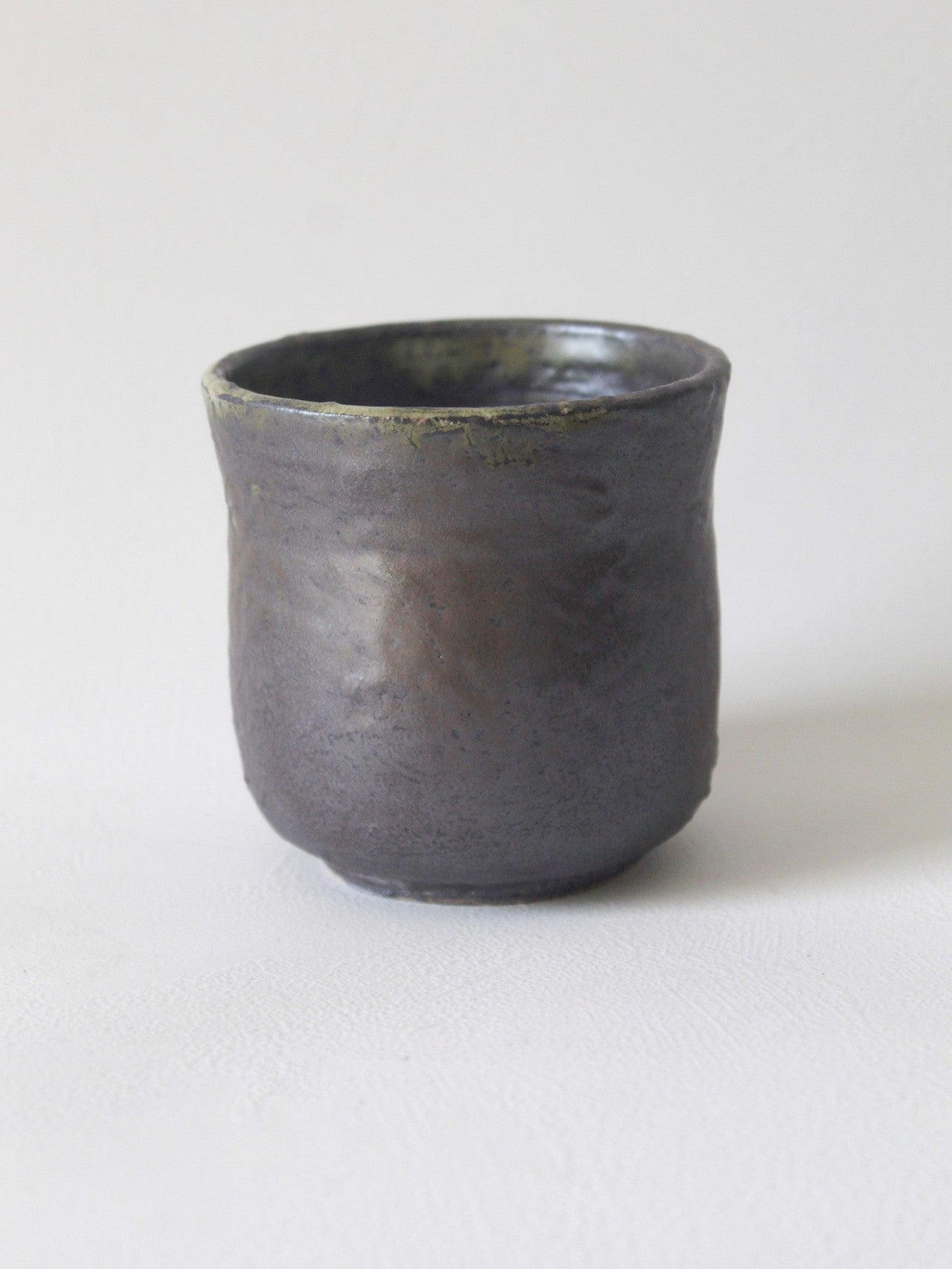 DARK CURVY MUG (TEXTURED)