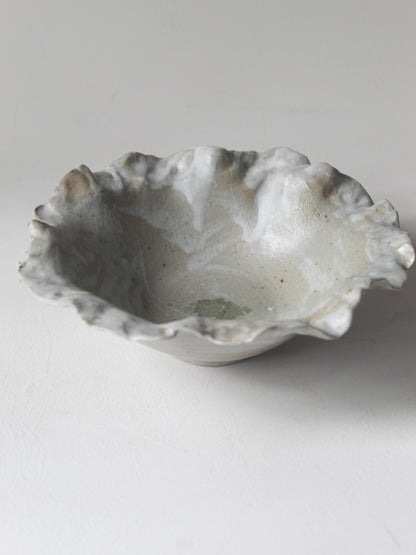 FOOTED CORAL BOWL IN GLASSWABI