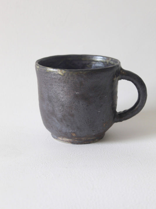 DARK CURVY RUSTIC MUG WITH HANDLE (TEXTURED)