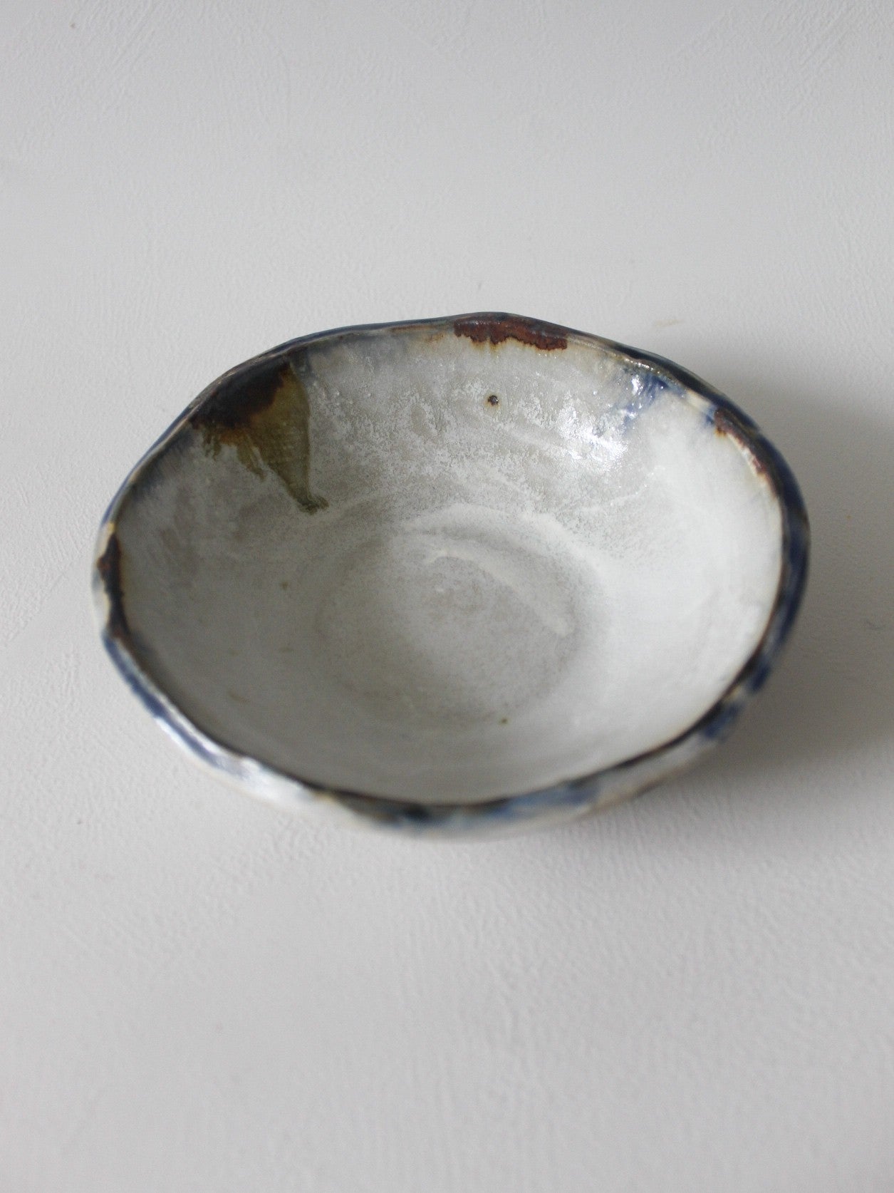 BOWL WITH IRON RIM