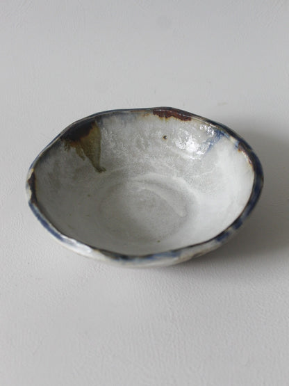 BOWL WITH IRON RIM