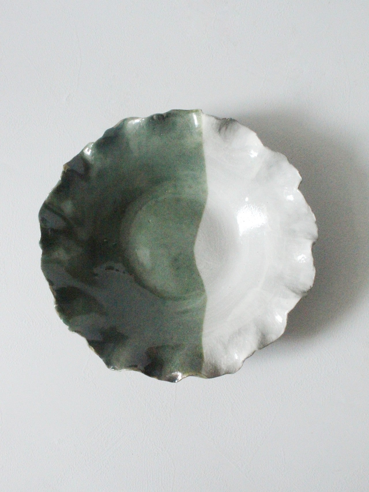 CORAL PLATE IN HALF GREEN