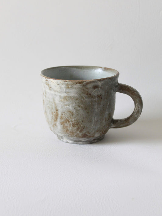 CURVY MUG WITH HANDLE IN RUSTIC